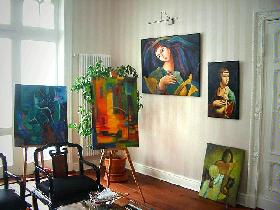 Diverse Gemälde im Salon